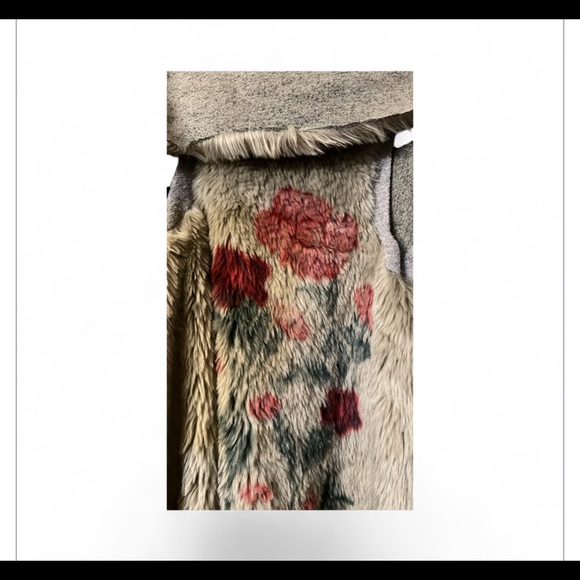 Dylan Los Angeles Faux fur vest - Picture 5 of 10